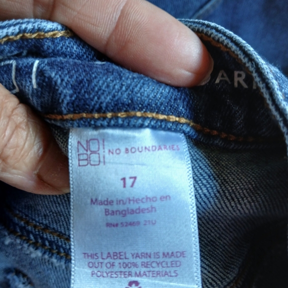 Size 17 No boundaries jeans - Picture 3 of 3